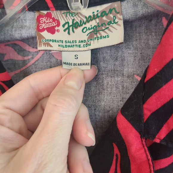 Women's Hawaiian shirt - Picture 2 of 3